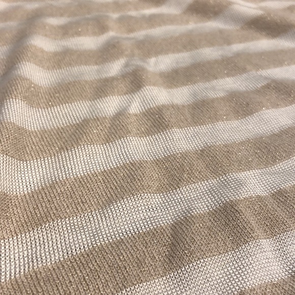 White House Black Market top - Picture 2 of 5